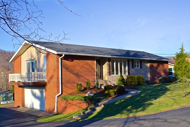 1st image of 1345 Normandy Dr