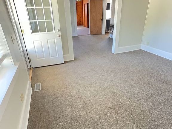 3rd image of 104 Boswell St