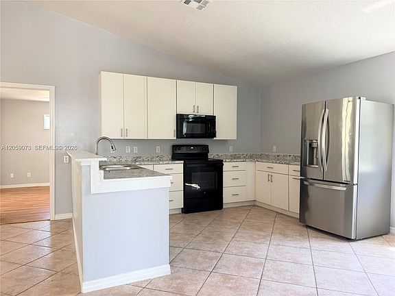 5th image of 430 14th Pl SW