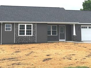 4161 Indian Hill Rd, Uhrichsville, OH 44683