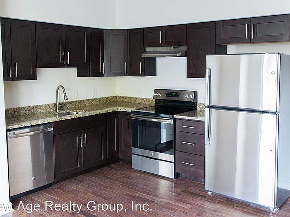 3rd image of 4610-12 Cedar Ave #302