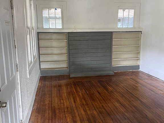 2nd image of 422 W 27th St