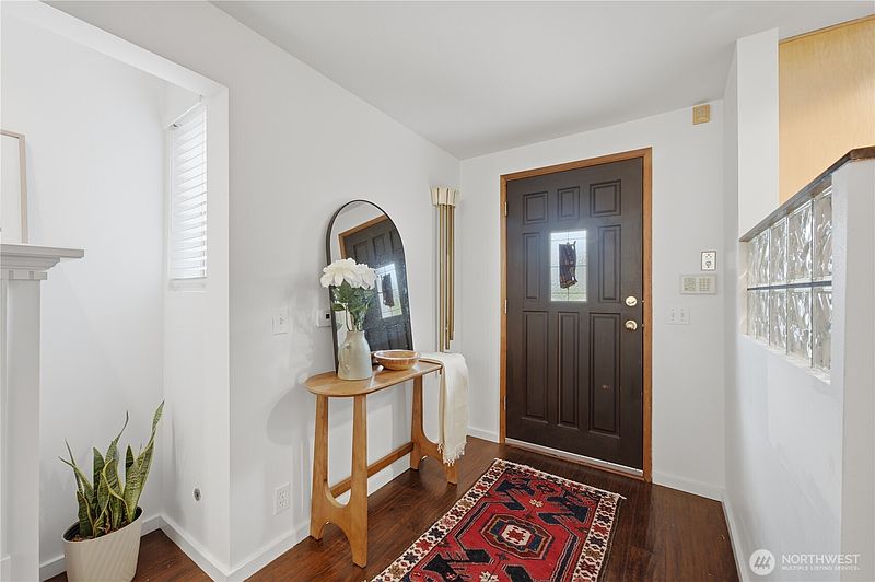 4th image of 9231 26th Avenue SW