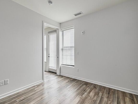 4th image of 1877 E 90th St #1B