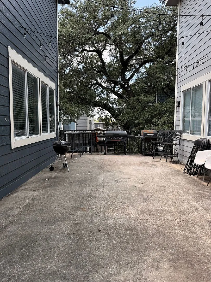 6bed/3bath with garage in North Campus — Photo 2