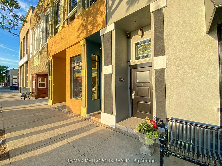 182 Front St N #UPPER — Photo 3