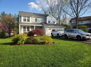 13139 Lazy Glen Ct, Herndon, VA 20171