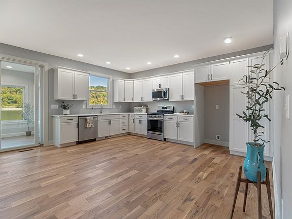 5th image of 53 Jordan Dr