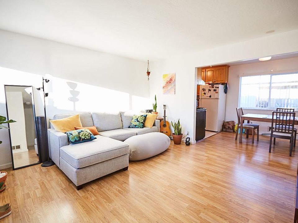 1st image of 487 Lincoln Cir