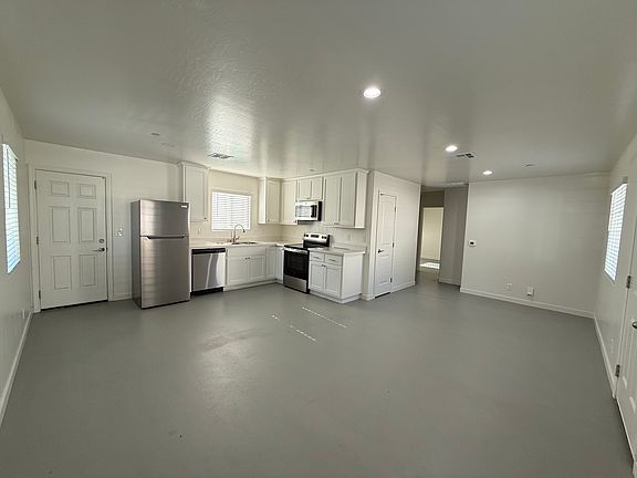 3rd image of 1016 W Boston Ave #A