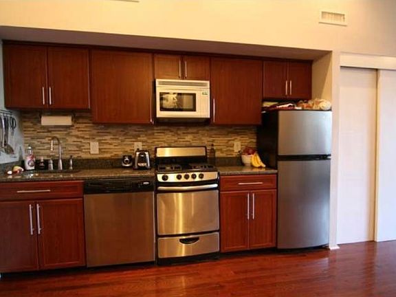 4th image of 206-208 Brown Street #3