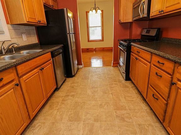 5th image of 905 W Loucks Ave