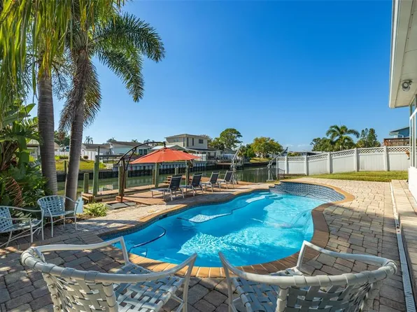 8462 Flagstone Dr, Tampa, FL 33615