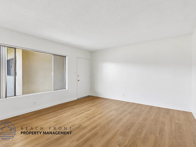 Portofino Apartments — Photo 6
