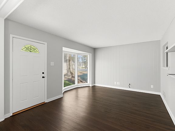 3rd image of 1120 Gahan Dr
