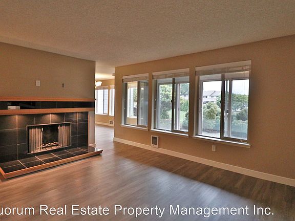 4th image of 23403 Lakeview Dr Unit I101