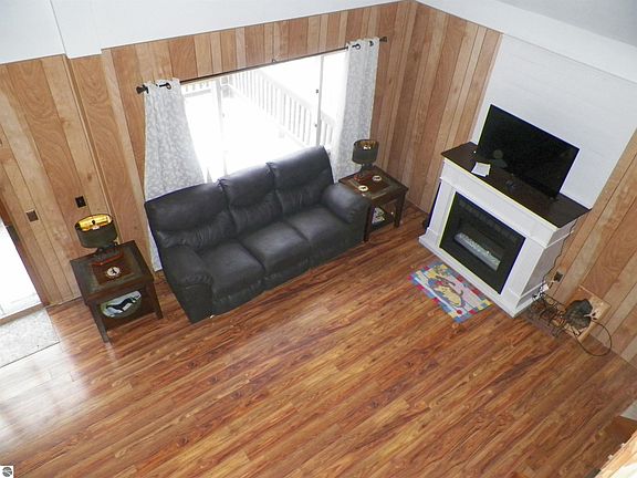 5th image of 120 Shores Dr