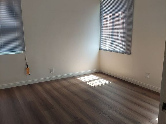 2nd image of 5720 S Budlong Ave #5726