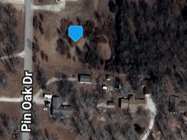22756 Pin Oak Dr, Lebanon, MO 65536