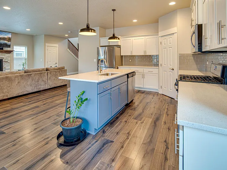 3012 NE Flagstone Ave — Photo 8