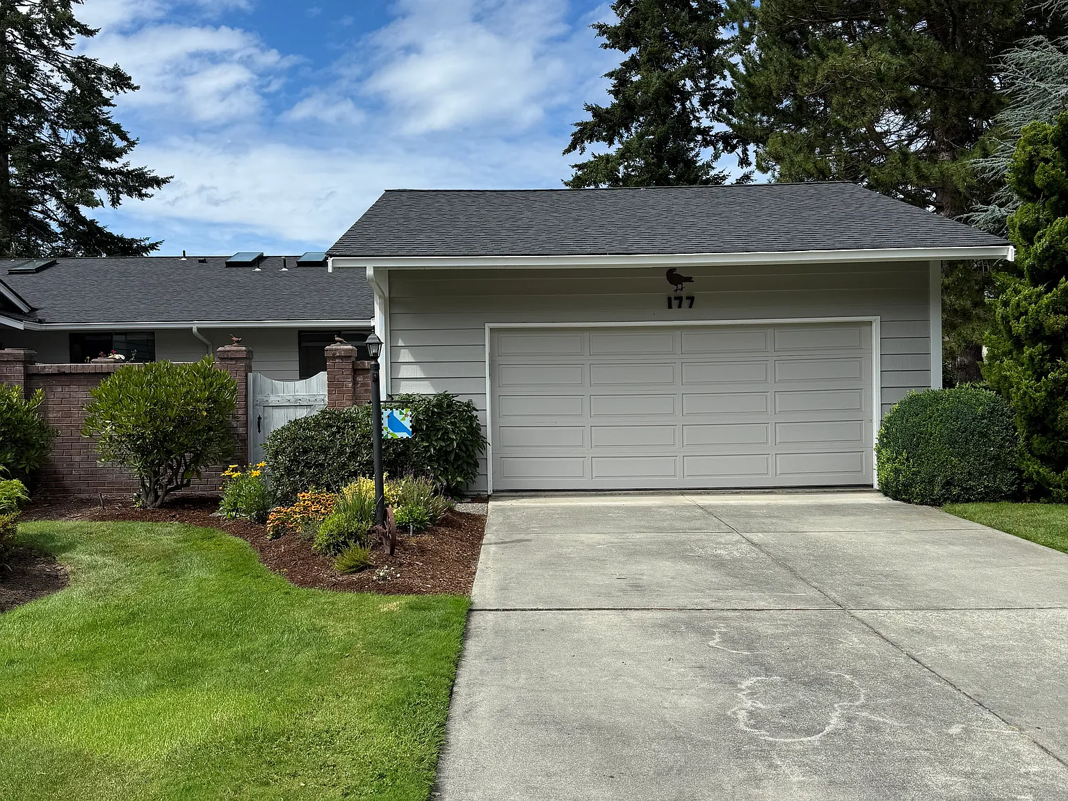 2 bed, 2700 sqft, $2,800 — Photo 2
