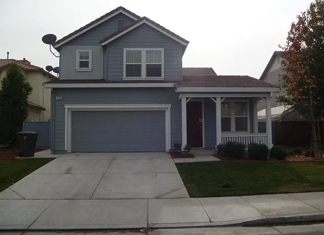 1740 Birchwood Ln — Photo 4