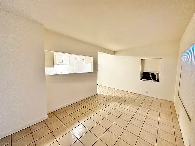2 bed, $700 — Photo 2