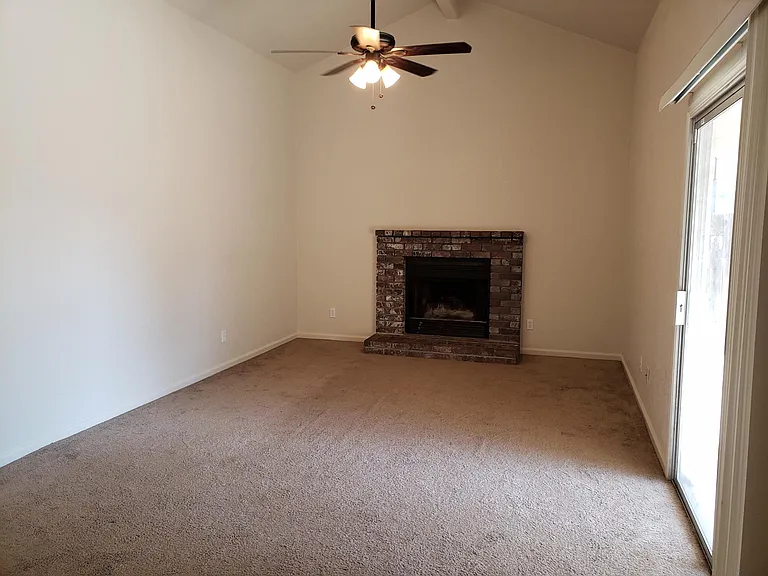 6338 N Delbert Ave — Photo 2