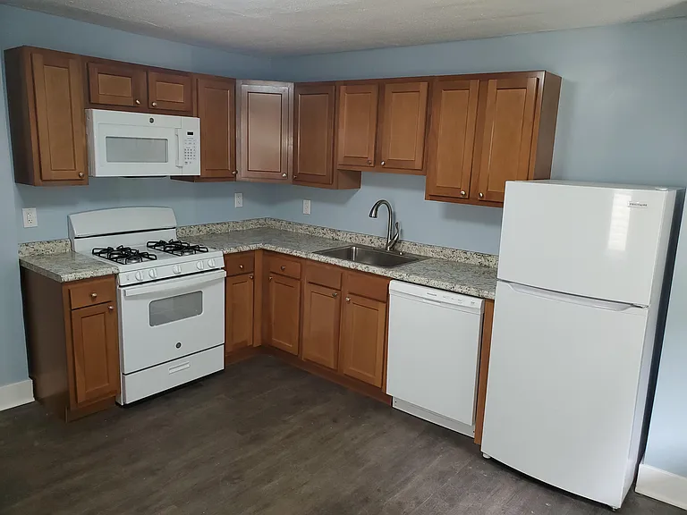 546 Larimer Ave — Photo 4