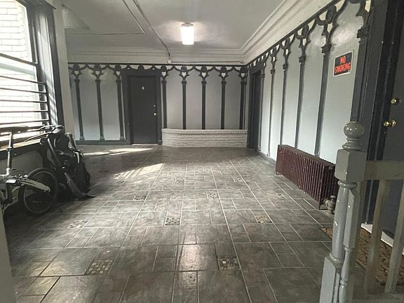 3rd image of 184 N Arlington Ave #3