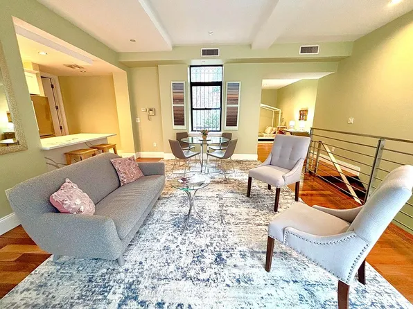 10 Mount Morris Park W APT 2, New York, NY 10027