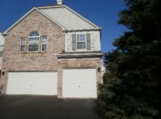 2855 Stonewater Dr, Naperville, IL 60564