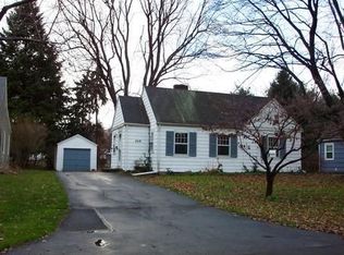 260 Valley Rd, Rochester, NY 14618