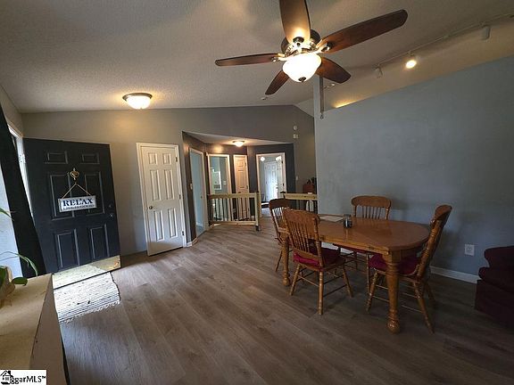 5th image of 501 Hill Ln