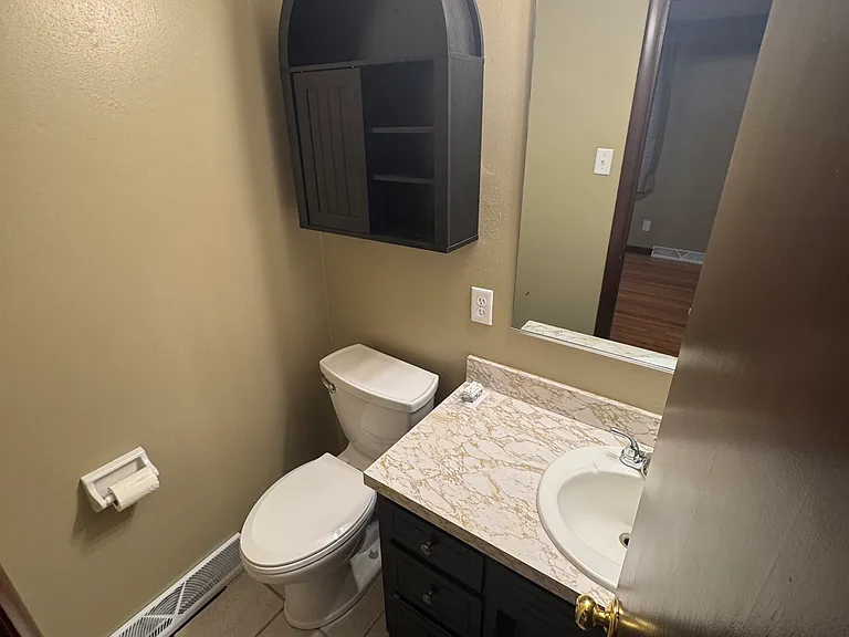 508 W Briarwood Ln — Photo 7