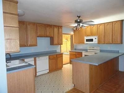 3rd image of 1313 Gilmore Trl