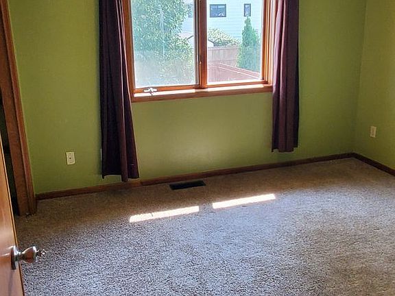 3rd image of 3410 Howard Ave