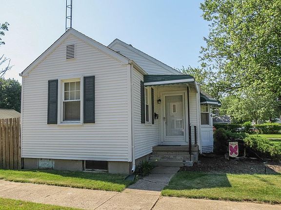 2nd image of 414 N Maiden Ln
