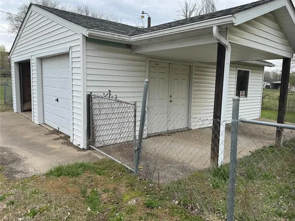 2608 Walnut St, Doe Run, MO 63637