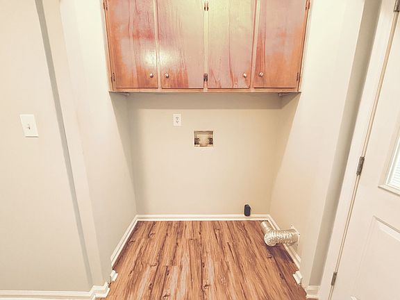 5th image of 308 Reece Ave #E