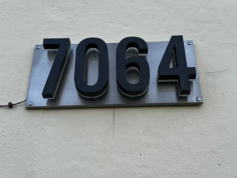 Loyola Beach Apartments — Photo 20