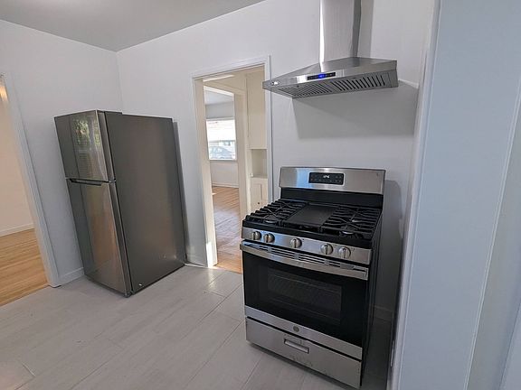 5th image of 4231-4239 S Centinela Ave #4237
