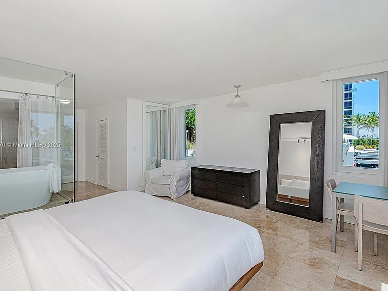 2301 Collins Ave #310 — Photo 17