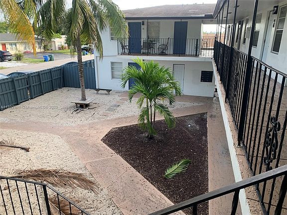 2nd image of 600 NE 46th Ct APT 8
