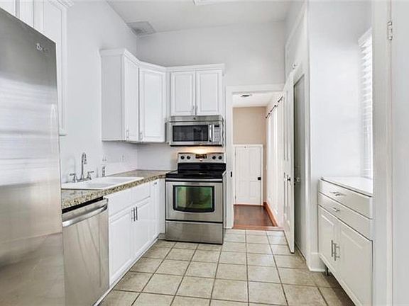 4th image of 1033 Milan St
