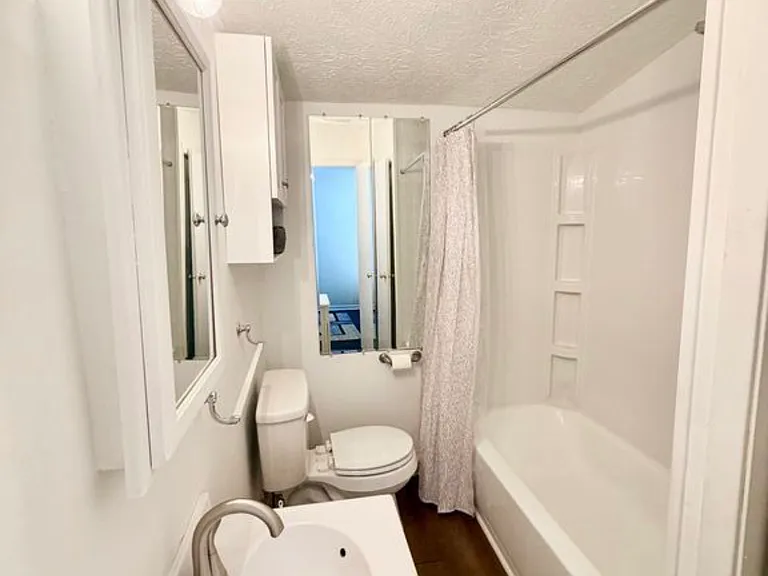 409 W Wiley St — Photo 11