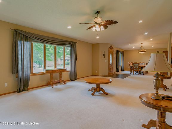 4th image of 1772 Prairie Oak Dr