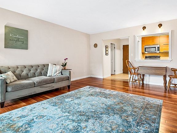 5th image of 50-56 Broadlawn Park #401