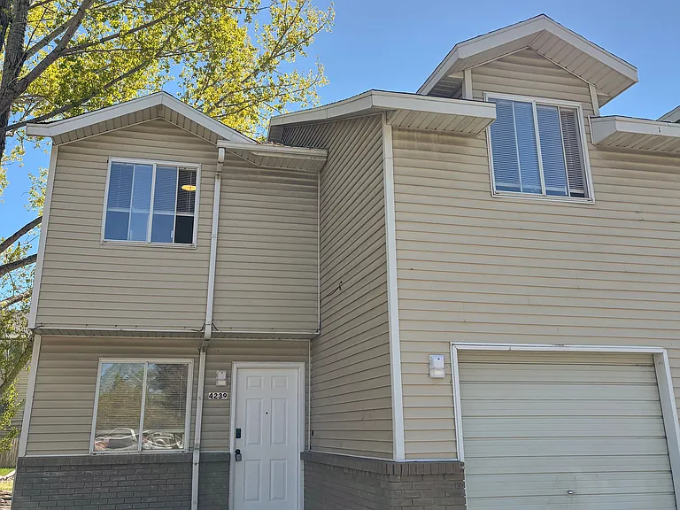 4239 W Bampton Ln — Photo 2