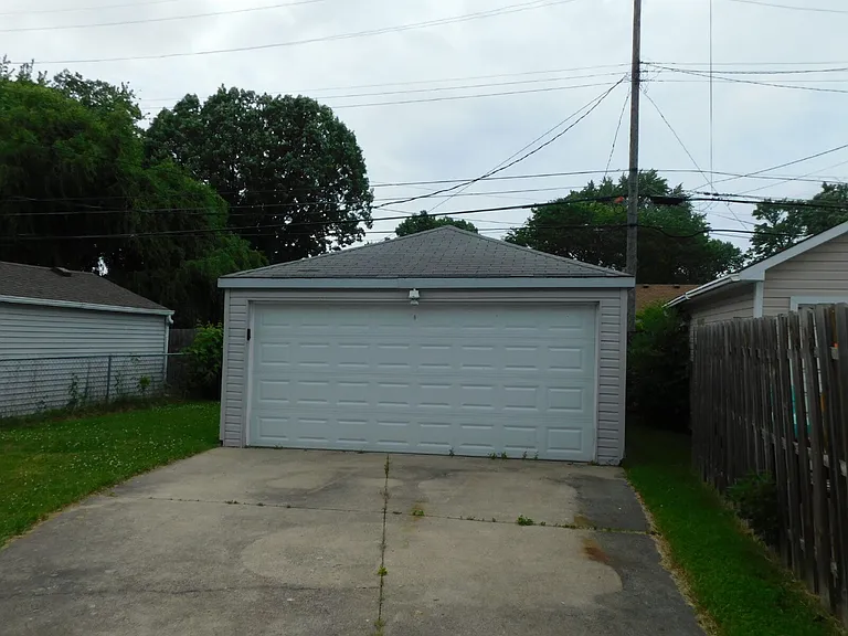 22615 Maxine St — Photo 13